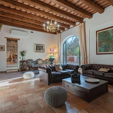 Trepida Villa
